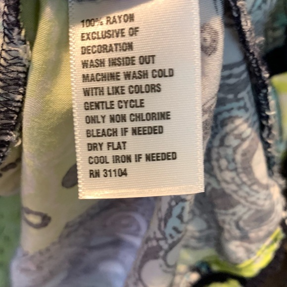 Crown & Ivy Top - Picture 2 of 6